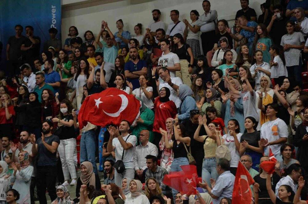 Filenin Sultanları,Konya 2021'e galibiyetle başladı