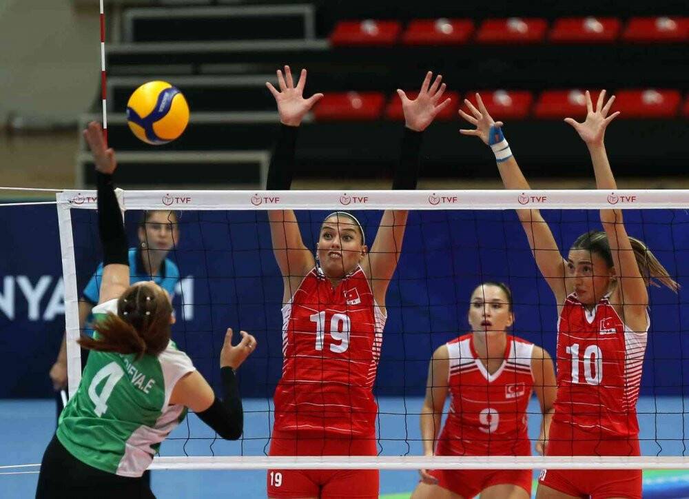 Filenin Sultanları,Konya 2021'e galibiyetle başladı