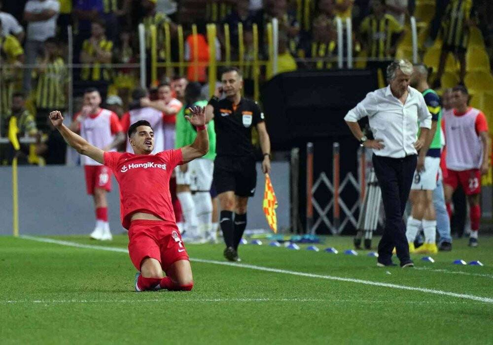 Spor Toto Süper Lig: Fenerbahçe: 3 - Ümraniyespor: 3