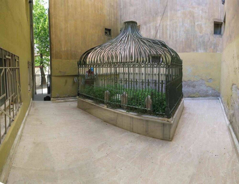 Aşık Yunus’un apartman boşluğundaki türbesi gün yüzüne çıkarıldı