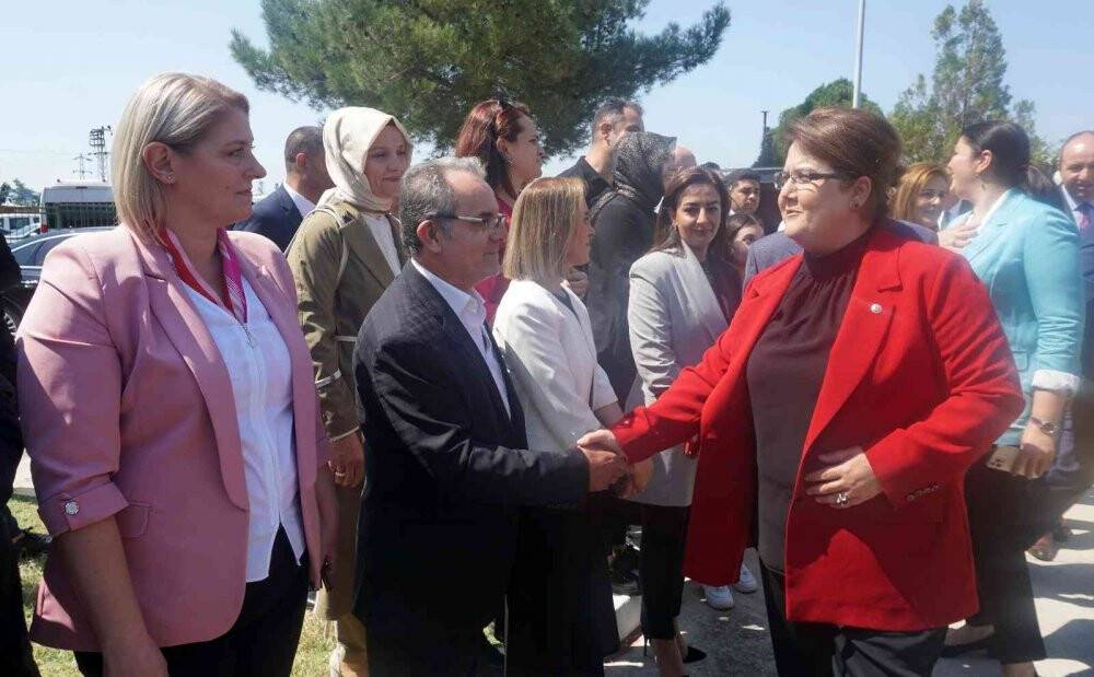 Bakan Yanık huzurevlerinde sıra bekleniyor iddialarıyla ilgili konuştu