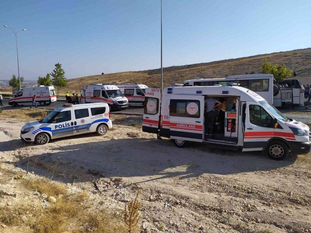 Can pazarının yaşandığı servis kazası araç kamerasında