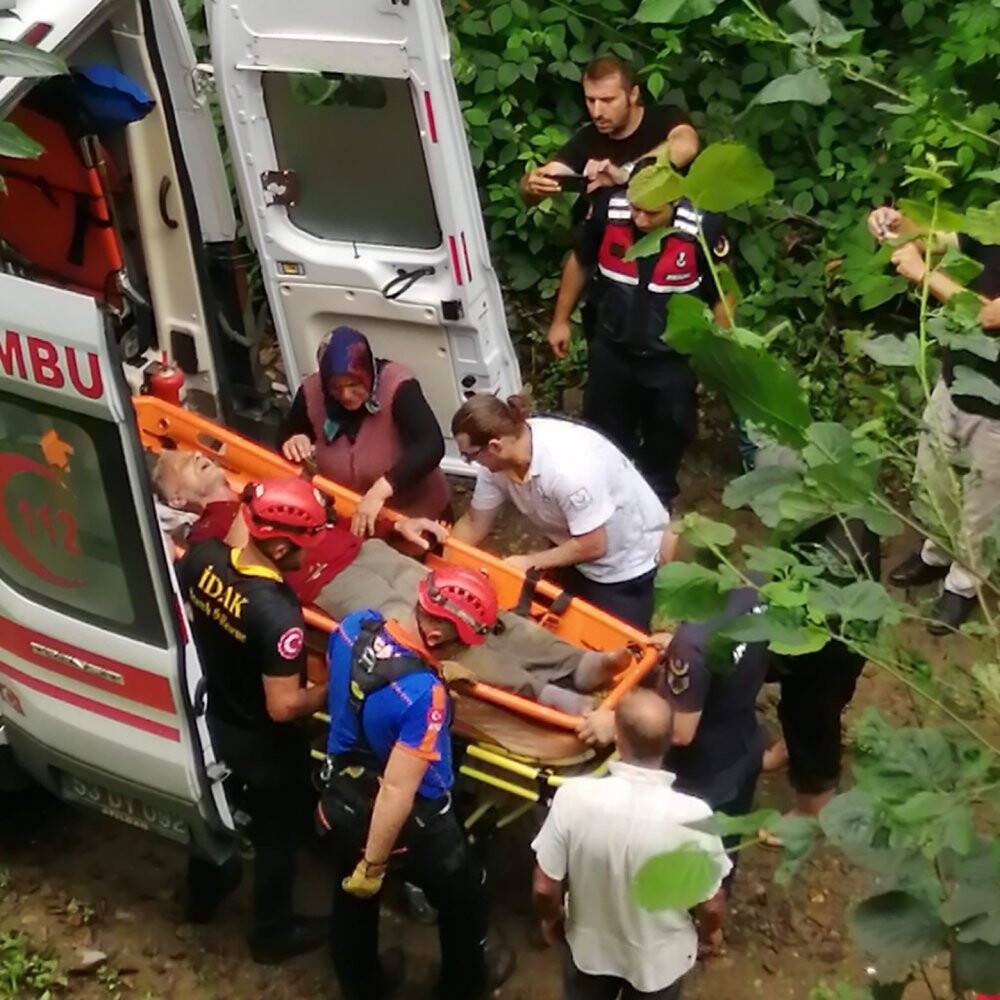 İlkel teleferiğin çarptığı kişi yaralandı