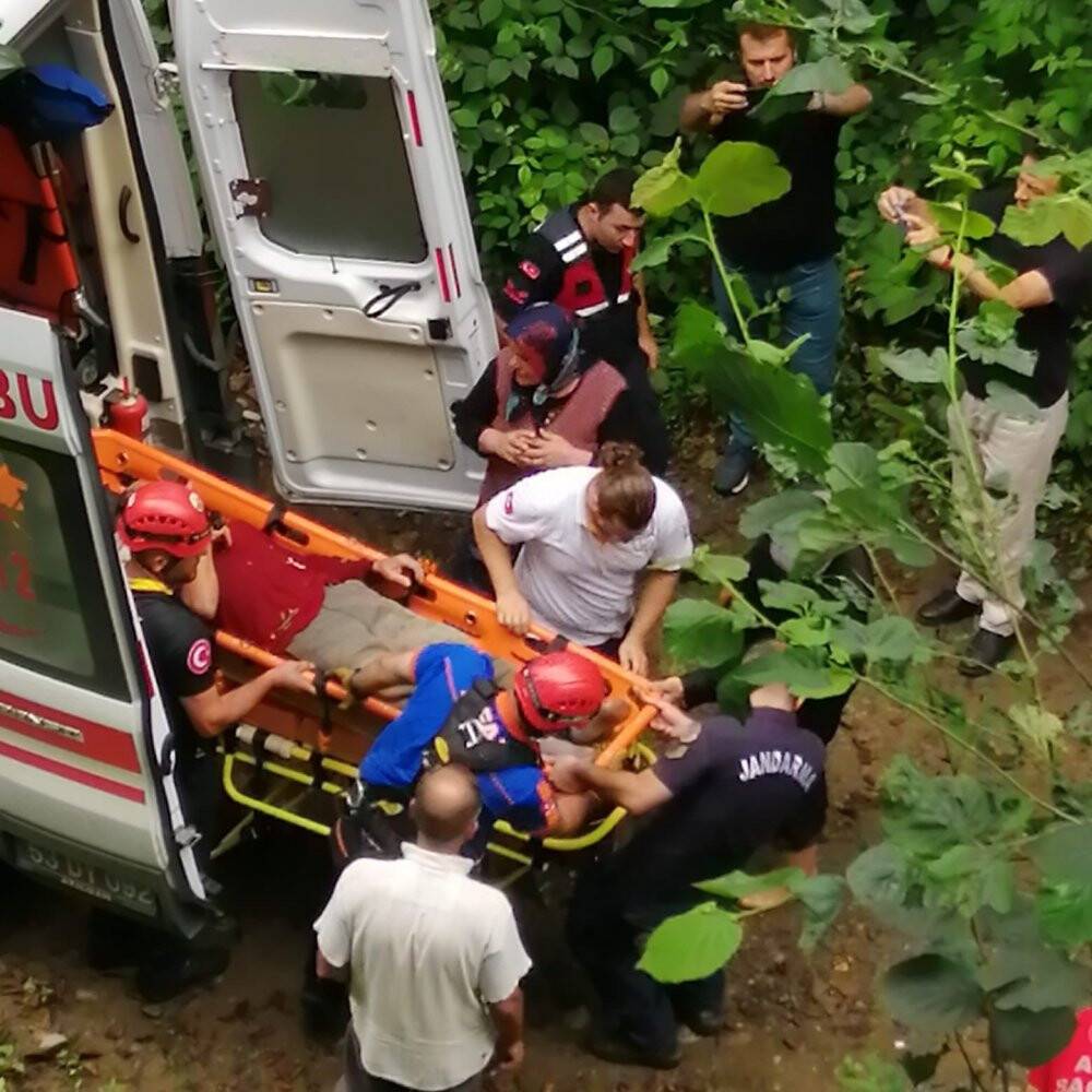 İlkel teleferiğin çarptığı kişi yaralandı