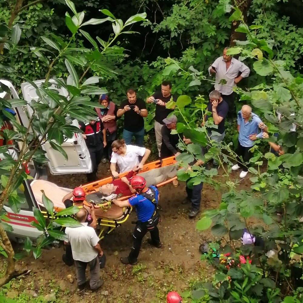 İlkel teleferiğin çarptığı kişi yaralandı