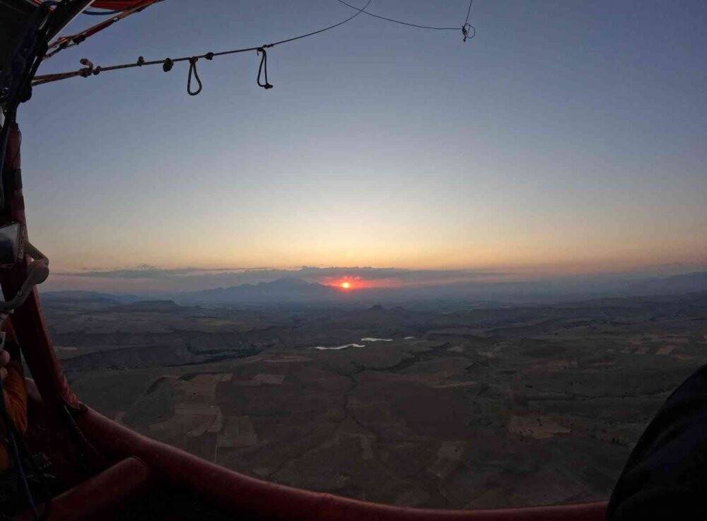 Kapadokya’nın giriş kapısı Soğanlı’da balon uçuşları başladı