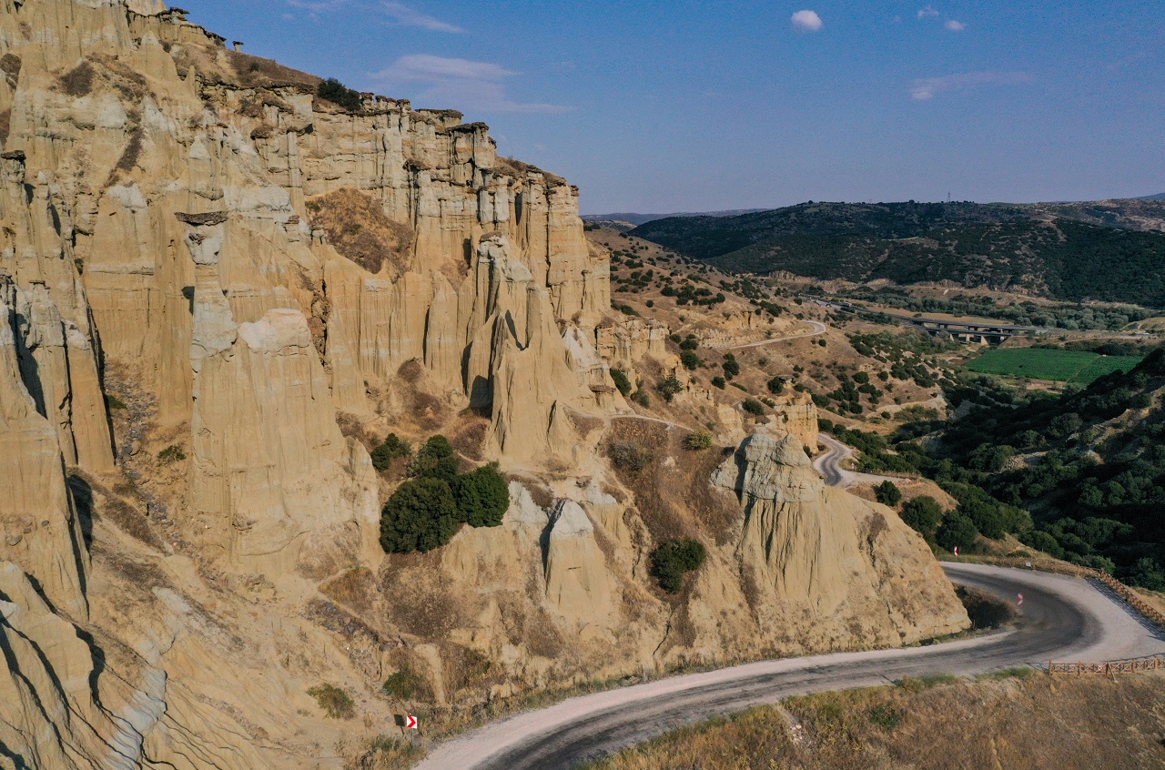 aa-20220812-28631468-28631398-manisadaki-yanik-ulke-fpv-dron-ile-goruntulendi.jpg