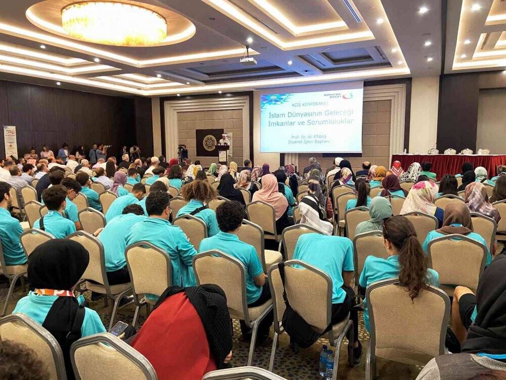 Diyanet İşleri Başkanı Erbaş: “Pek çok sorun, Müslümanların bugününü ve geleceğini tehdit etmektedir”