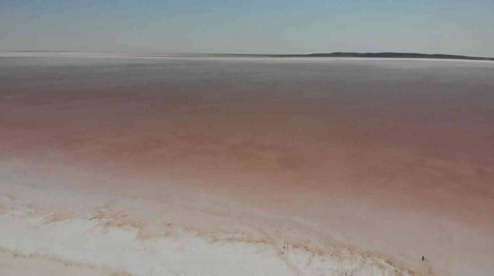 Tuz Gölü pembe renge büründü