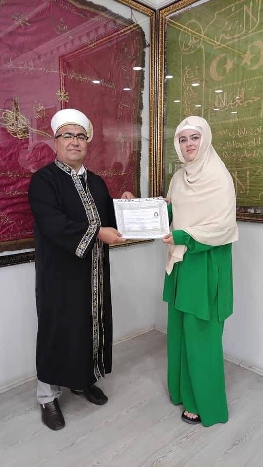 21 yaşındaki genç kız aradığı huzuru İslam’da buldu