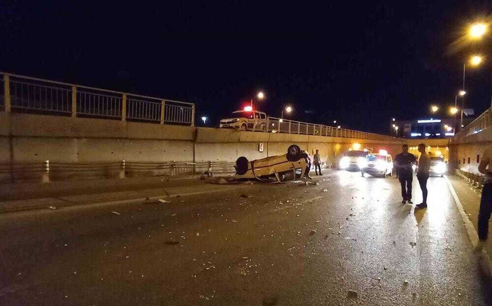 Kontrolden çıkan otomobil alt geçide düştü: 2 yaralı