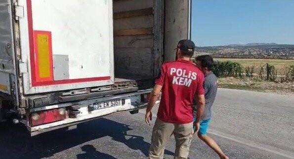 Şüpheli tırdan 3 milyon kaçak sigara çıktı