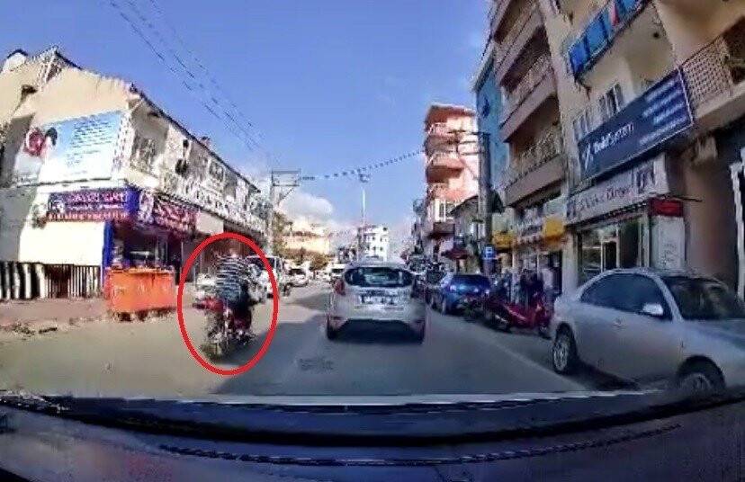Bursa’da motosikletin kaza anı kameralarda