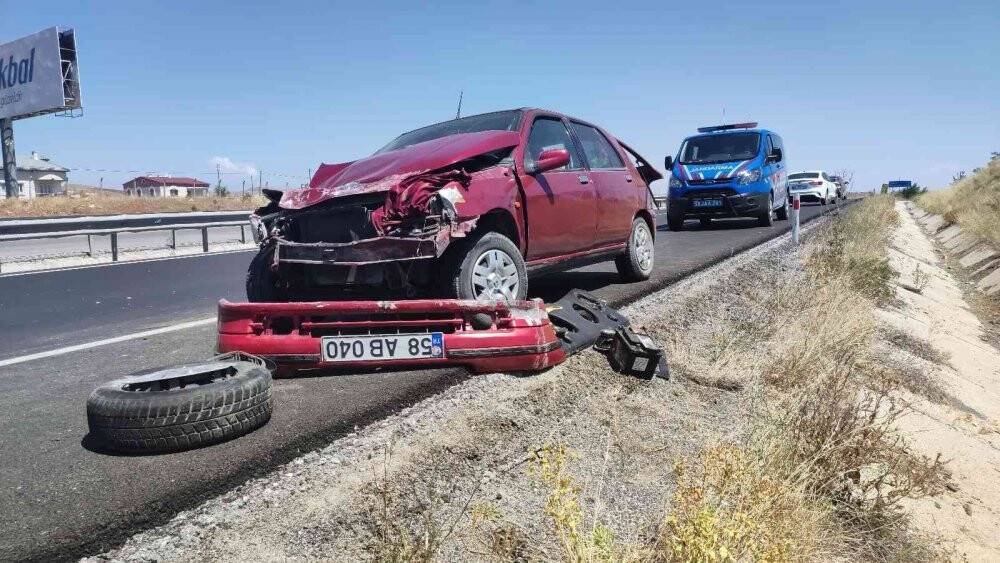 Direksiyon hakimiyetini kaybetti: 5 yaralı