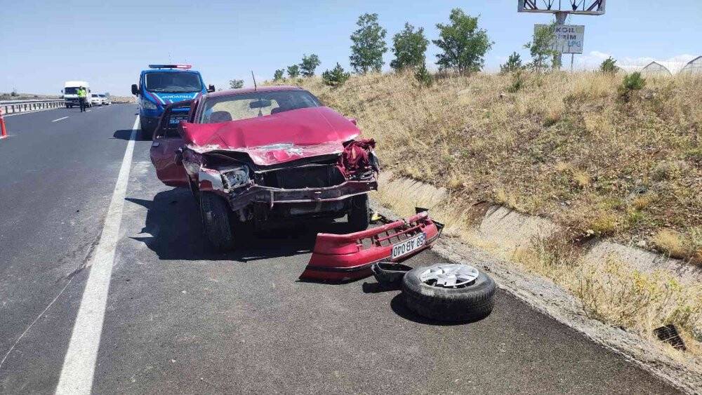 Direksiyon hakimiyetini kaybetti: 5 yaralı