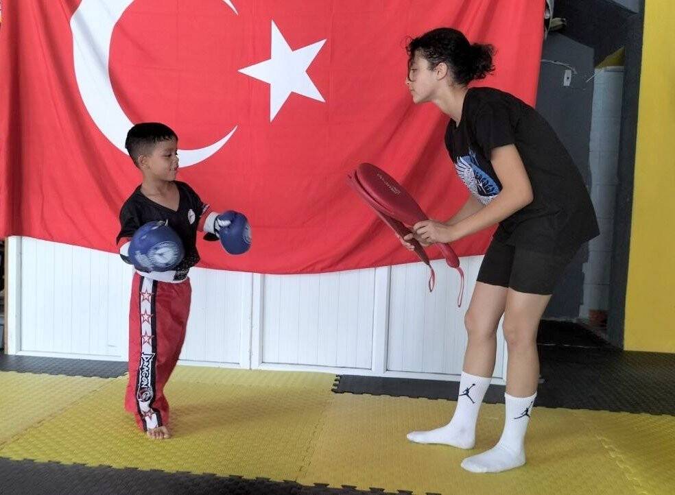 Dubayla boks yaparken keşfedildi: Hedefi adaşı Muhammed Ali gibi şampiyon olmak