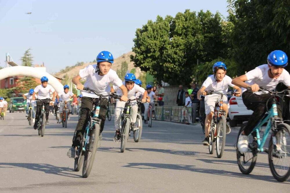 Meram’da Düz Bisiklet Yarışları sona erdi