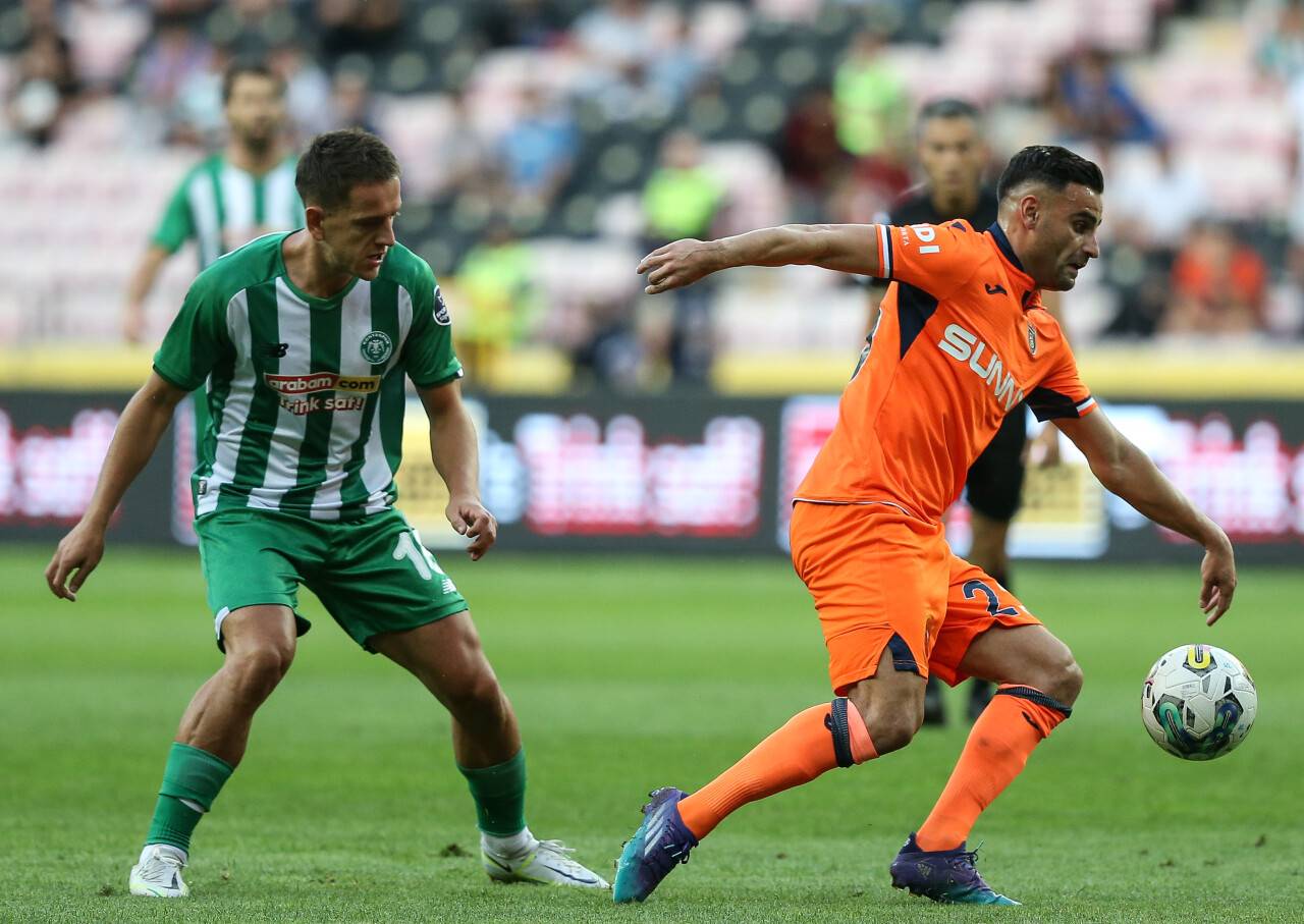 aa-20220815-28655355-28655351-arabamcom-konyaspor-medipol-basaksehir-002.jpg