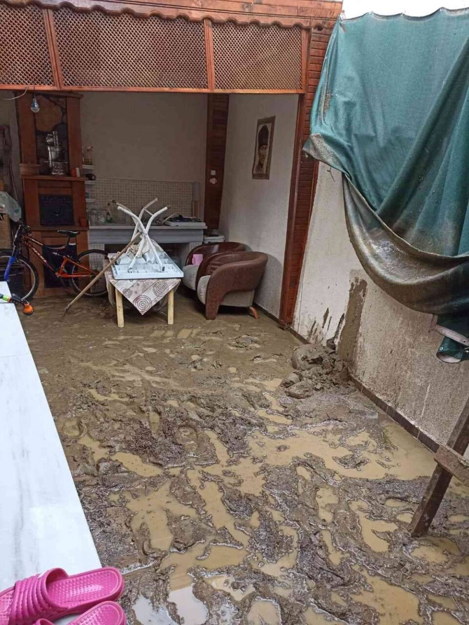 Tekirdağ’da birçok işyerini su bastı: 160 bin liralık hasar var