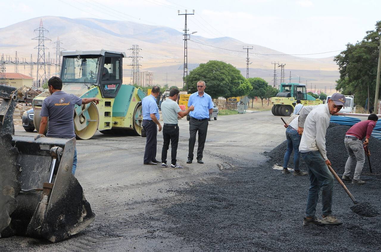 aa-20220816-28661381-28661379-yunakta-sicak-asfalt-calismalari-tamamlandi.jpg