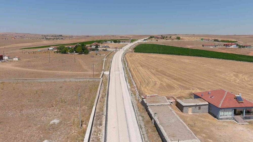 Konya Büyükşehir’den Cihanbeyli’ye 21 kilometre daha mahalle yolu