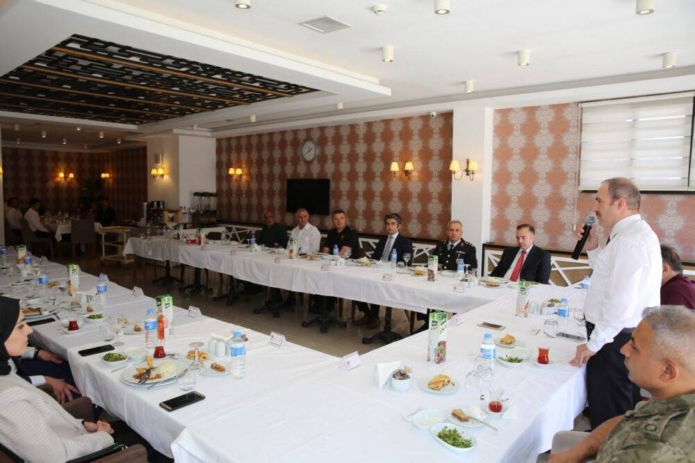 Taşkent Kaymakamlığına atanan Mehmet Arsoy'a veda yemeği