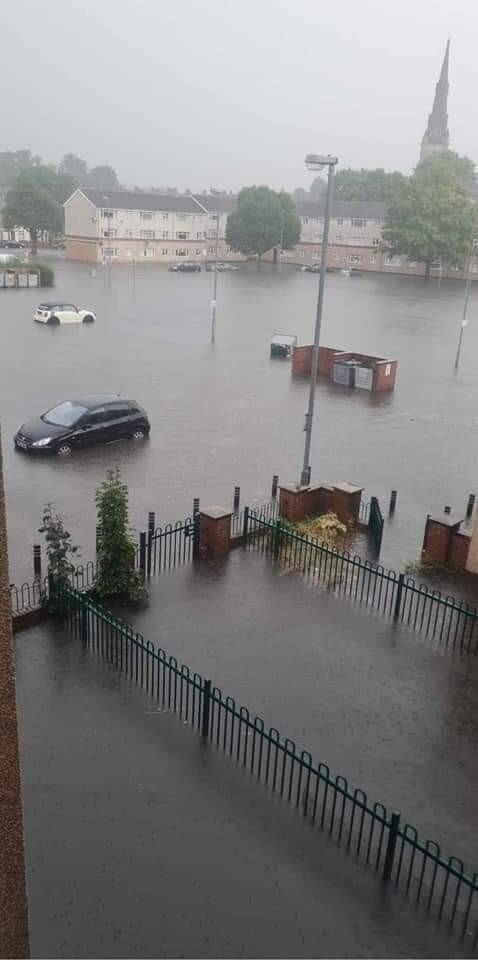 İngiltere’yi sel vurdu