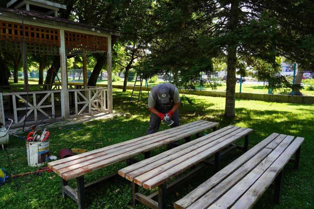 Selçuklu'da parkların rutin bakım ve yenileme çalışmaları sürüyor