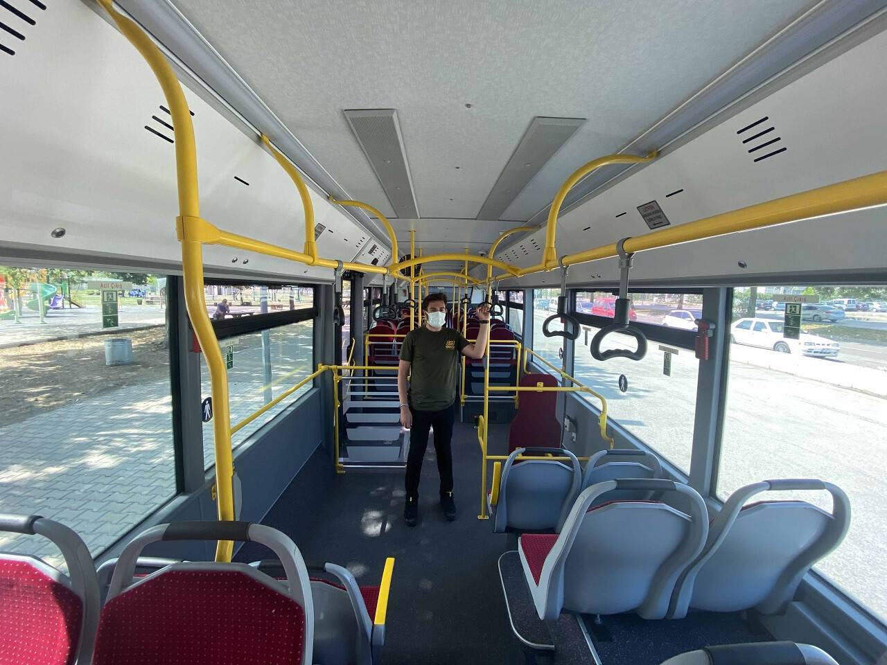 aa-20220819-28682921-28682919-15-dakikada-sarj-olan-yerli-elektrikli-otobusler-yollara-cikmak-icin-gun-sayiyor.jpg