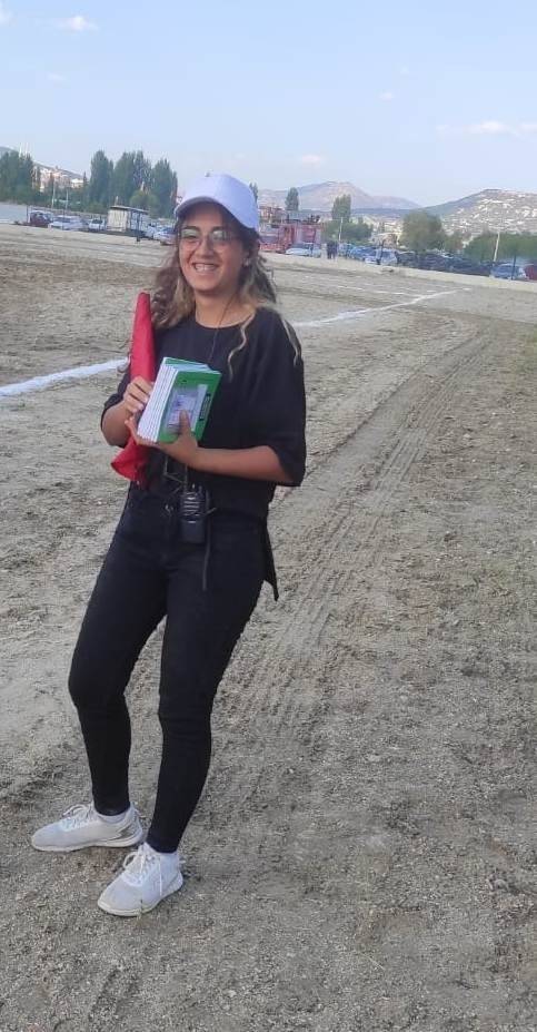 Cirit sahalarının kadın hakemi erkeklere taş çıkarıyor