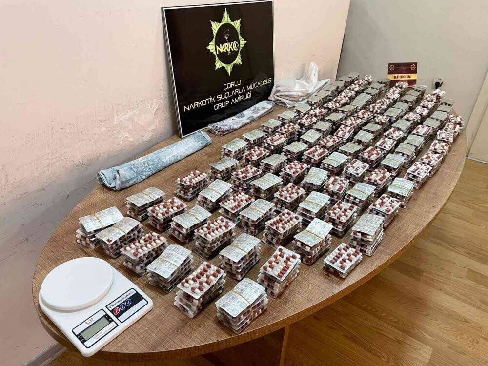 Tekirdağ’da binlerce ecza hap ele geçirildi