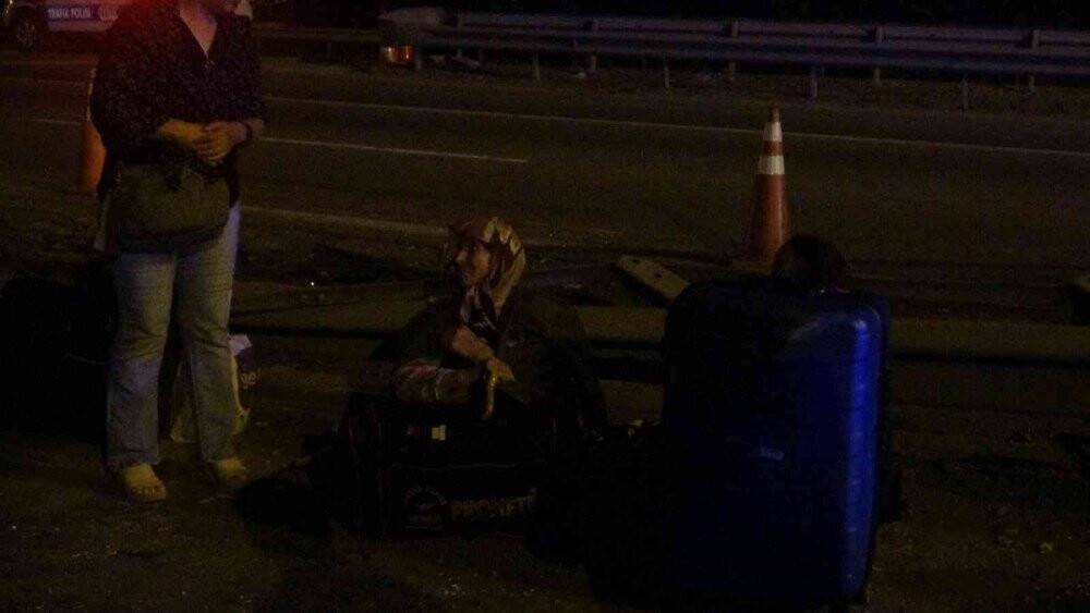 TEM’de tır, kamyon ve yolcu otobüsü kazaya karıştı: 8 yaralı