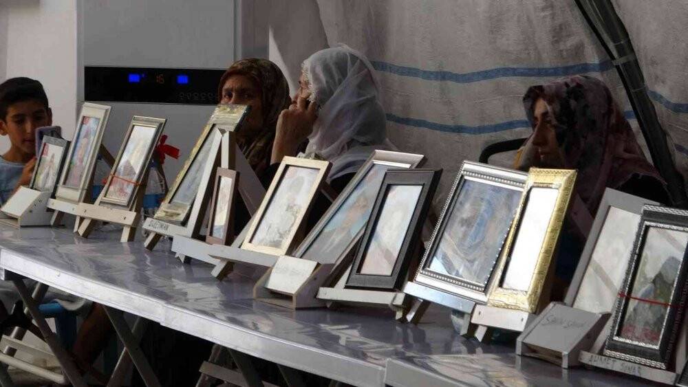 HDP ve PKK mağduru aileler bin 82 gündür evlat nöbetinde