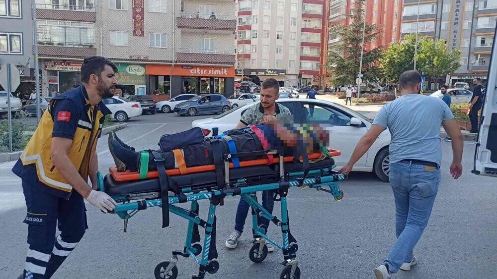 Konya'da kaza yapan motosiklet alev aldı