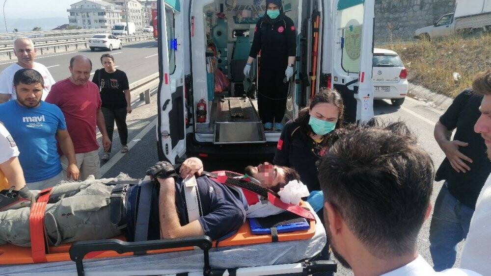 Otomobil ile çarpışan motosikletli ağır yaralandı