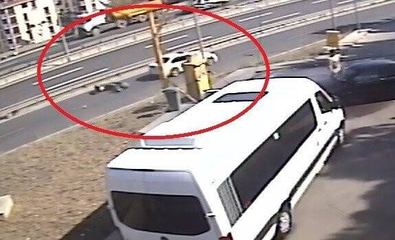 Otomobil ile çarpışan motosikletli ağır yaralandı