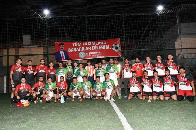 Tufanbeyli’de mahalleler arası futbol turnuvasında şampiyon belli oldu