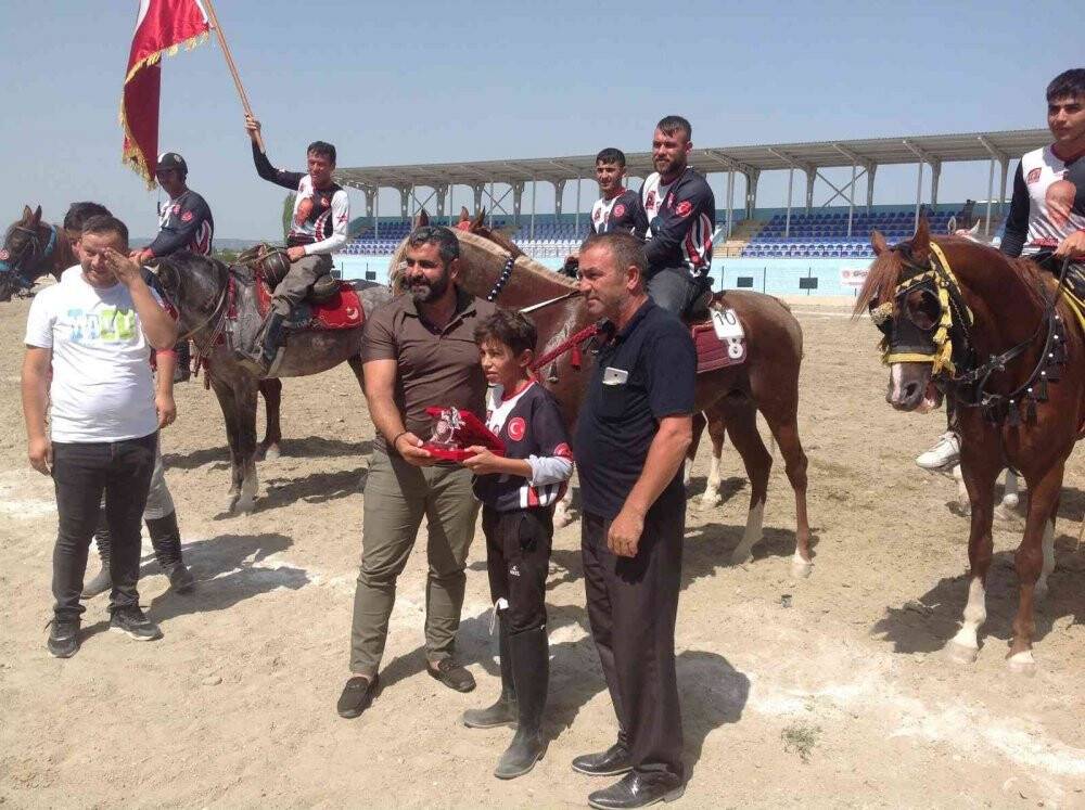 Atlı Ciritte Şampiyon Uşak Binicilik İhtisas Takımı oldu