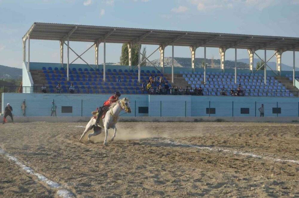 Atlı Ciritte Şampiyon Uşak Binicilik İhtisas Takımı oldu