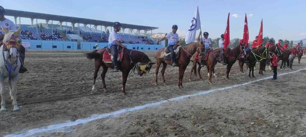 Atlı Ciritte Şampiyon Uşak Binicilik İhtisas Takımı oldu