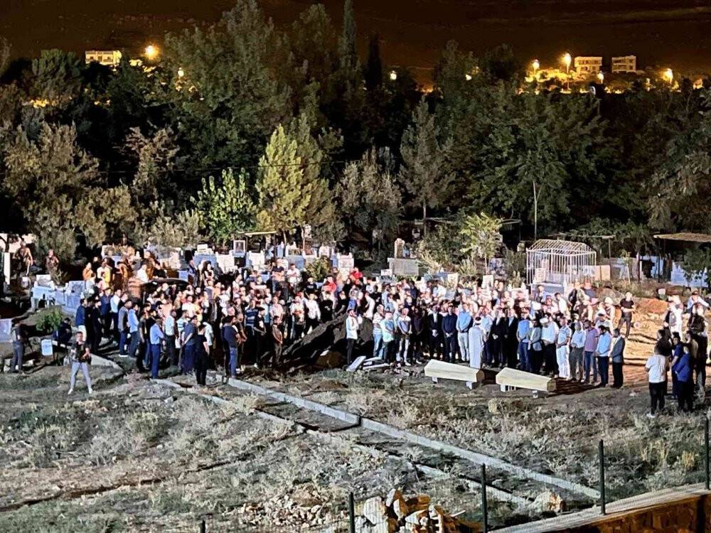 Bakan Soylu, Derik’teki kazada hayatını kaybedenlerin cenaze törenine katıldı