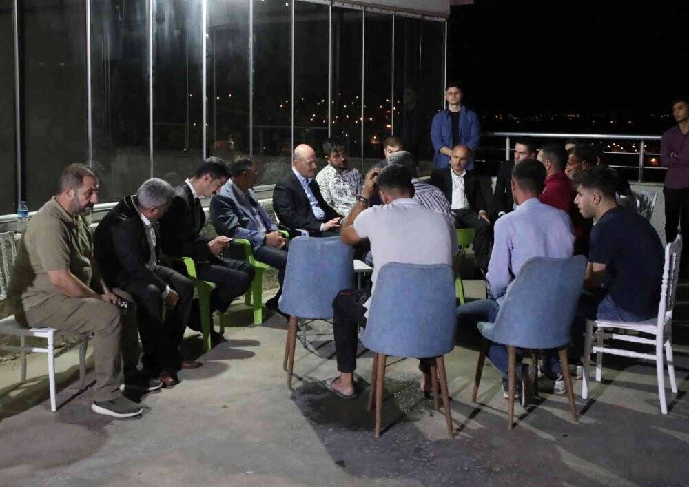 Bakan Soylu, Derik’teki kazada hayatını kaybedenlerin cenaze törenine katıldı