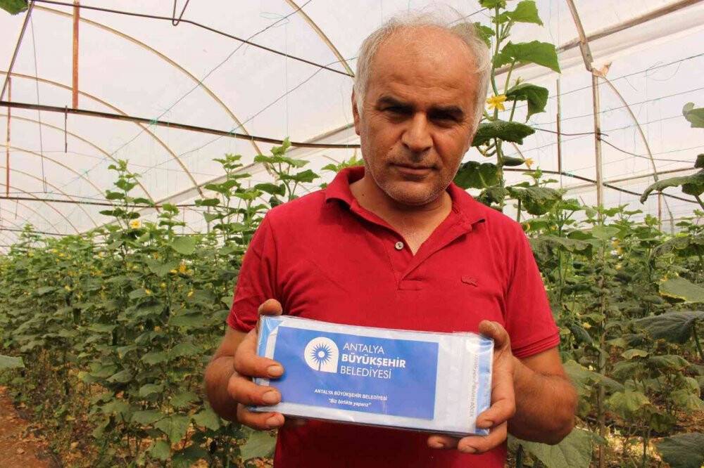 Çiftçiye 10 bin adet yapışkan tuzak dağıtıldı