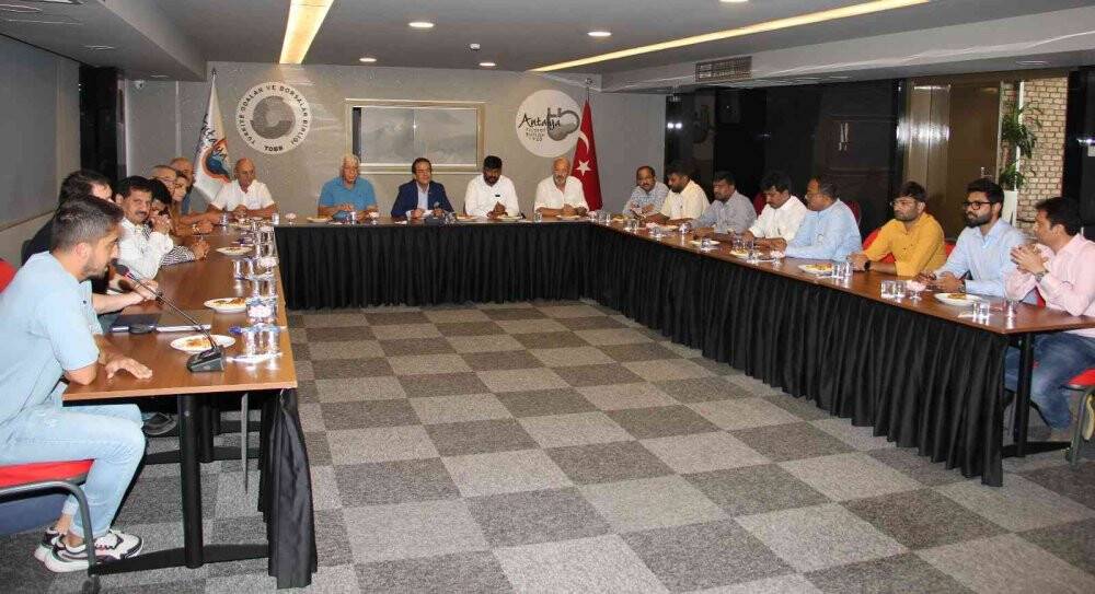 Hintli çiçek üreticilerinden iş birliği ziyareti