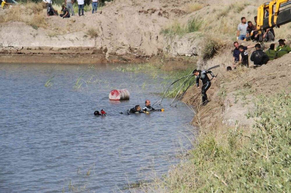 Konya’da gölete düşen iş makinesinin operatörü hayatını kaybetti