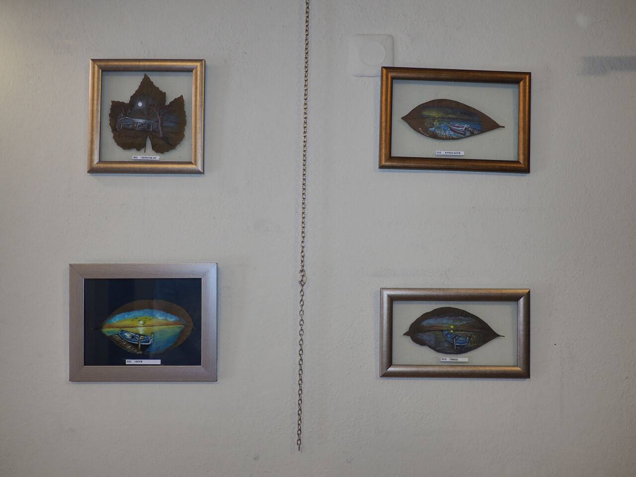 aa-20220822-28703208-28703201-kuruttugu-yapraklari-sanat-eserine-donusturuyor.jpg