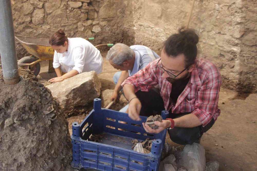 Antandors Antik Kentinde 2 bin 350 yıllık Kibele heykeli bulundu