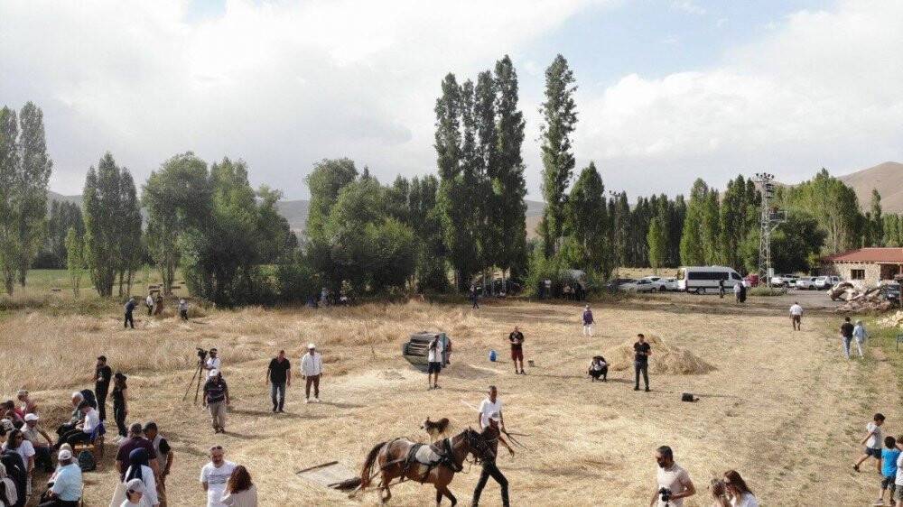 Harman festivali renkli görüntülere sahne oldu