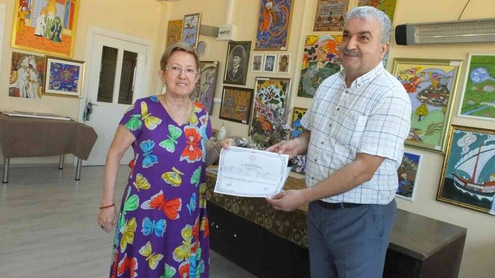 Kadın ressamlar belgelerini aldı