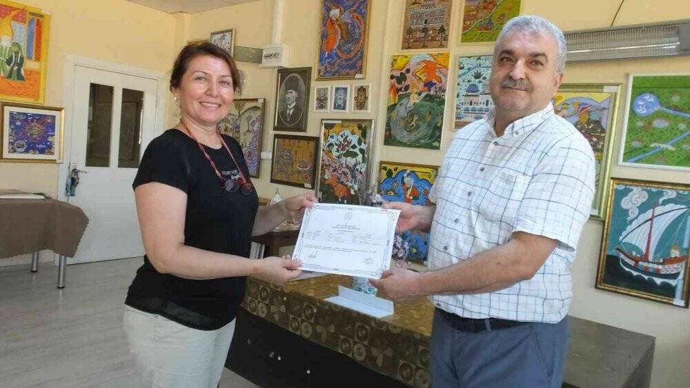 Kadın ressamlar belgelerini aldı